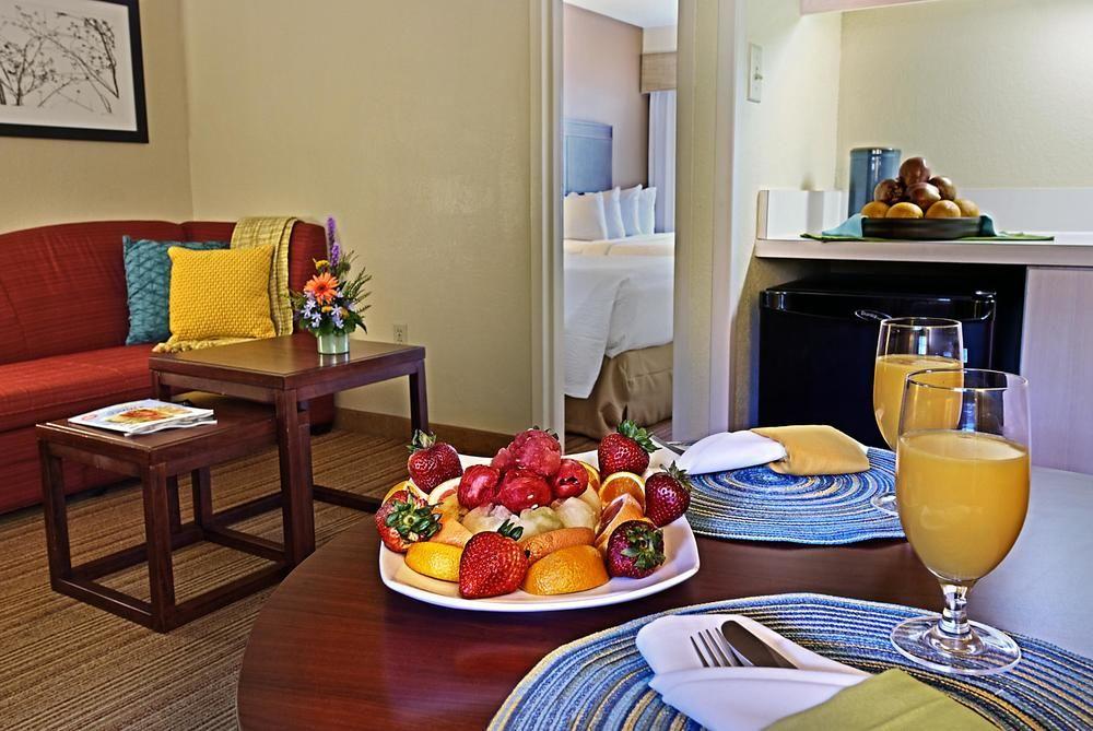 Courtyard By Marriott Orlando Lake Buena Vista At Vista Centre Exteriér fotografie