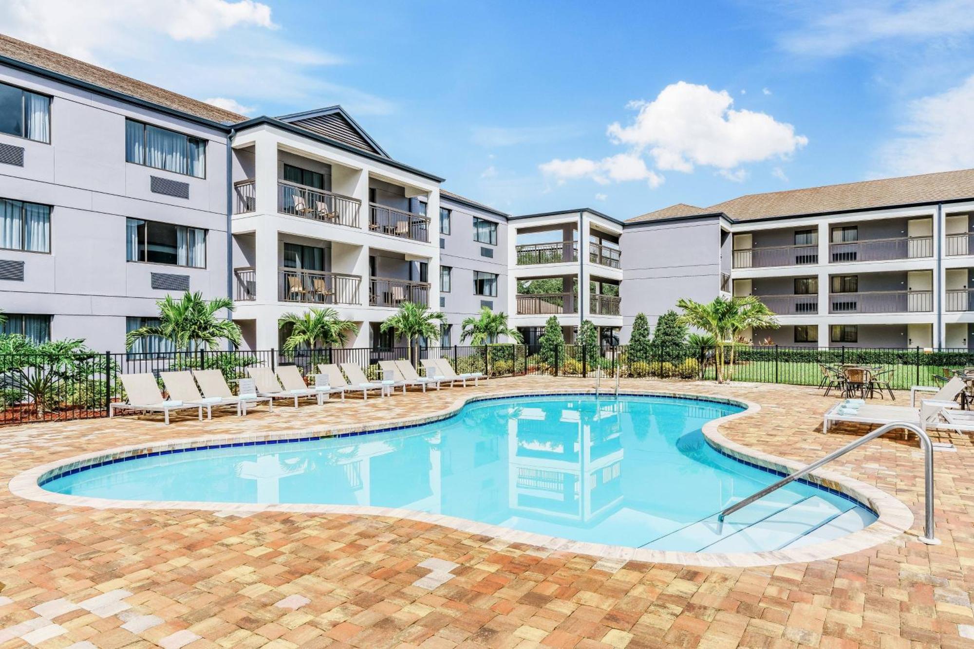 Courtyard By Marriott Orlando Lake Buena Vista At Vista Centre Exteriér fotografie