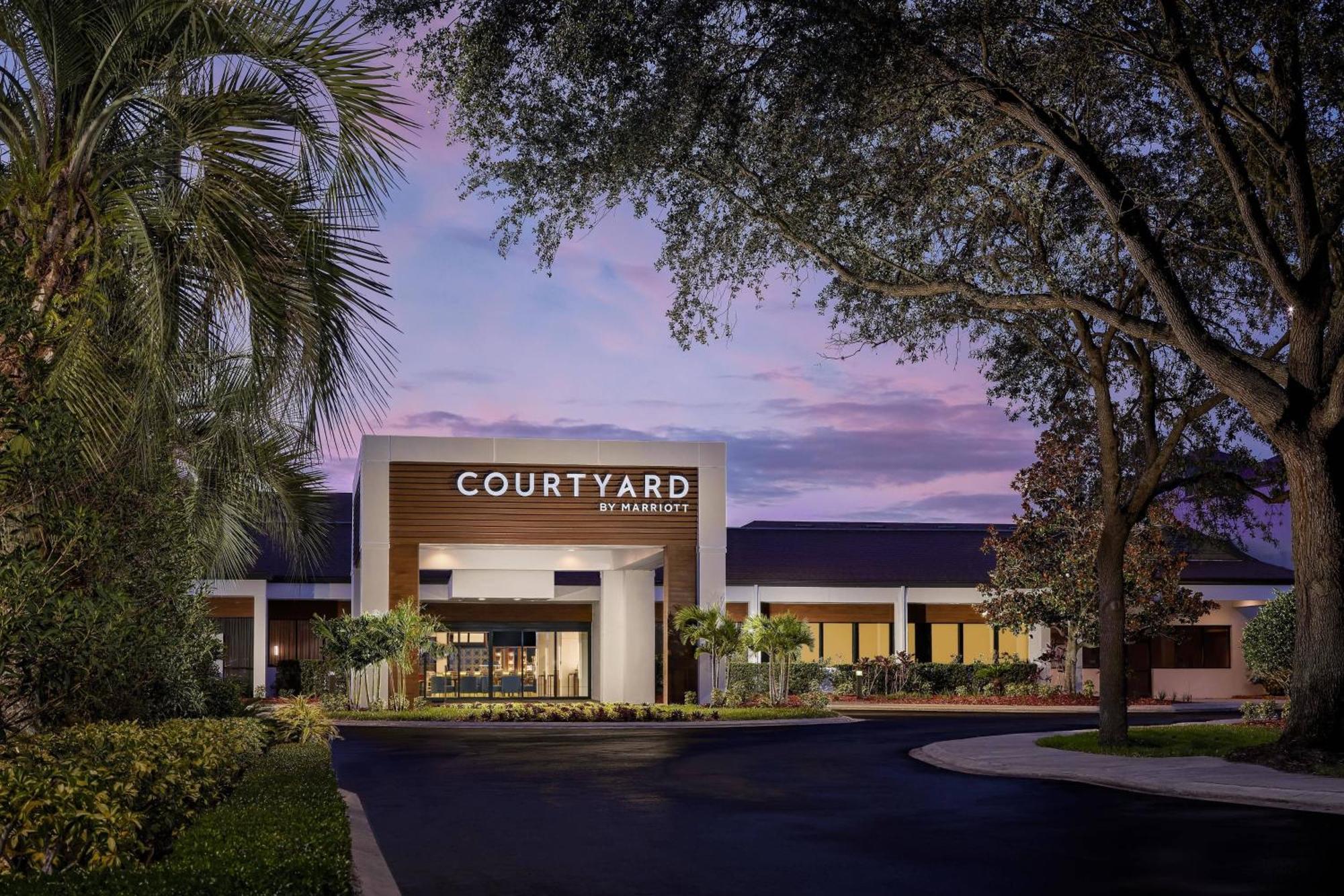 Courtyard By Marriott Orlando Lake Buena Vista At Vista Centre Exteriér fotografie
